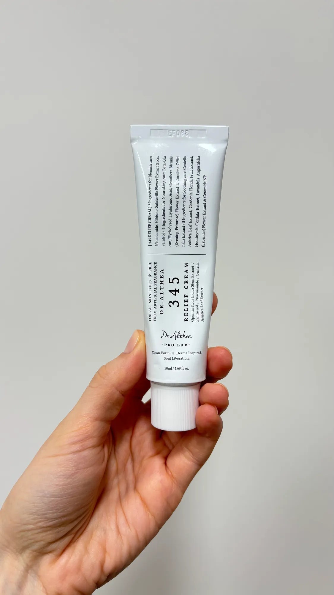 Review by Daniela Sepulveda.